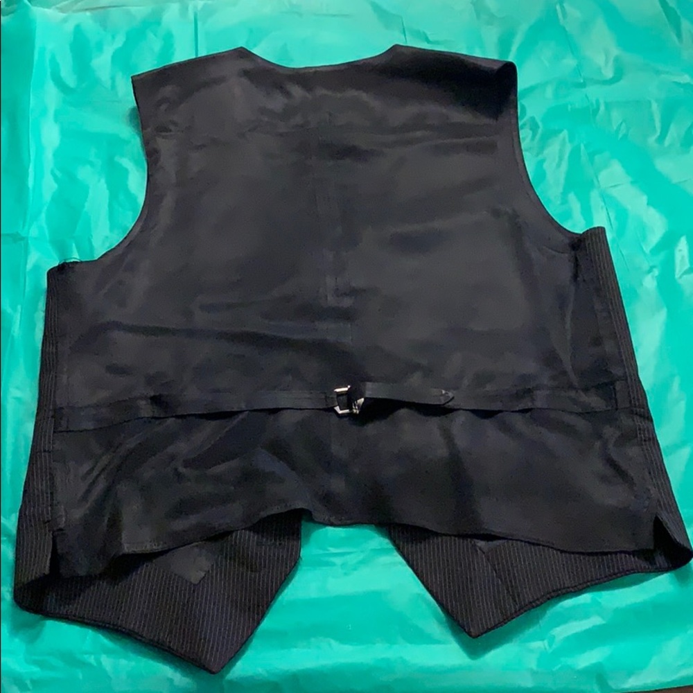 Top Vest - Picture 2 of 2